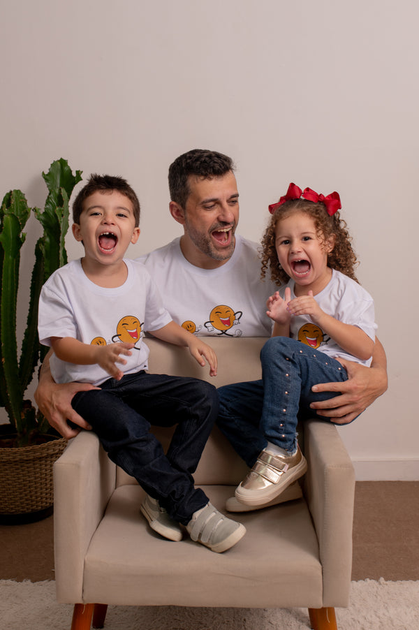 Camiseta Masculina Coleção Pai e Filho Estampa Emojis